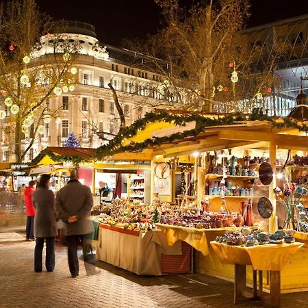 Central Budapest Vadasz Street Bagian luar foto