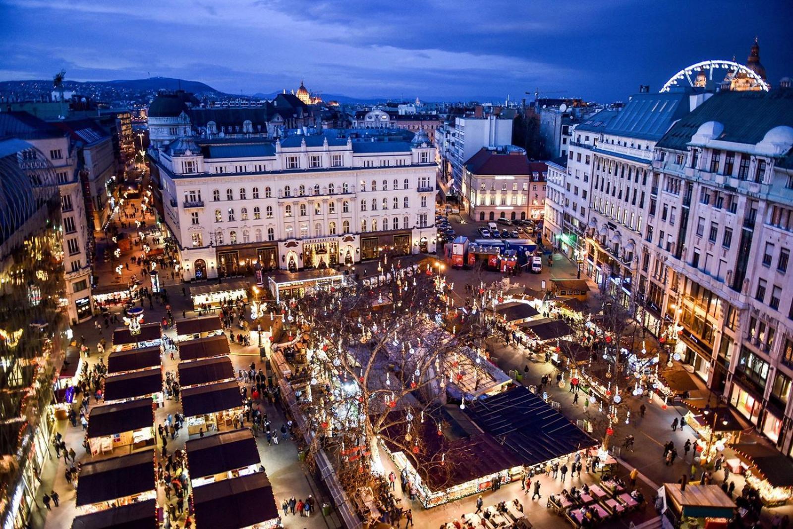 Central Budapest Vadasz Street Bagian luar foto