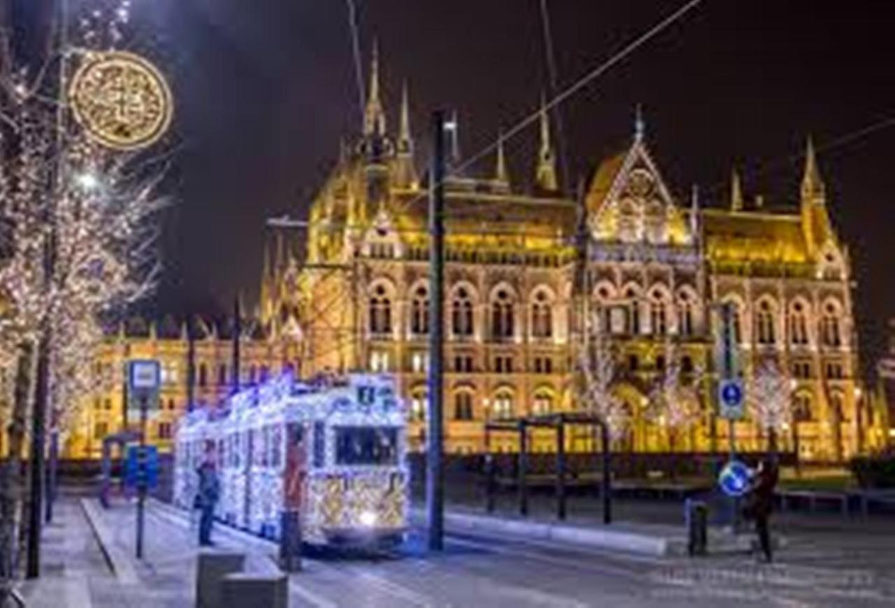 Central Budapest Vadasz Street Bagian luar foto